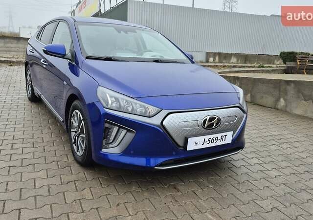Синій Хендай Ioniq, об'ємом двигуна 0 л та пробігом 108 тис. км за 16720 $, фото 1 на Automoto.ua
