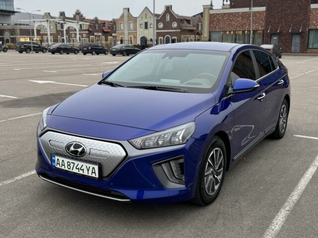 Синий Хендай Ioniq, объемом двигателя 0 л и пробегом 49 тыс. км за 18900 $, фото 1 на Automoto.ua