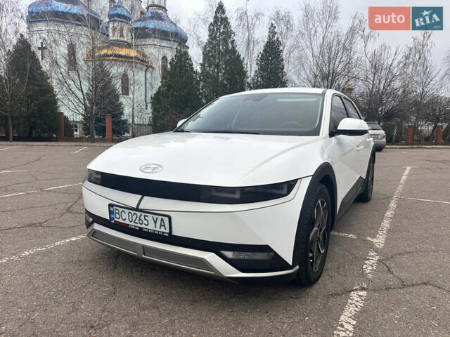 Белый Хендай Ioniq 5, объемом двигателя 0 л и пробегом 71 тыс. км за 23900 $, фото 1 на Automoto.ua