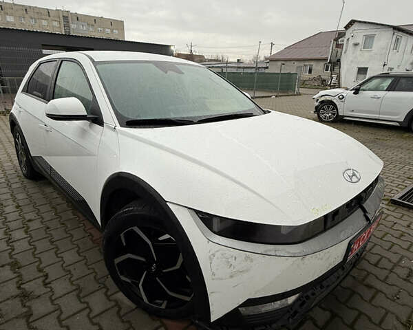 Белый Хендай Ioniq 5, объемом двигателя 0 л и пробегом 45 тыс. км за 19999 $, фото 1 на Automoto.ua