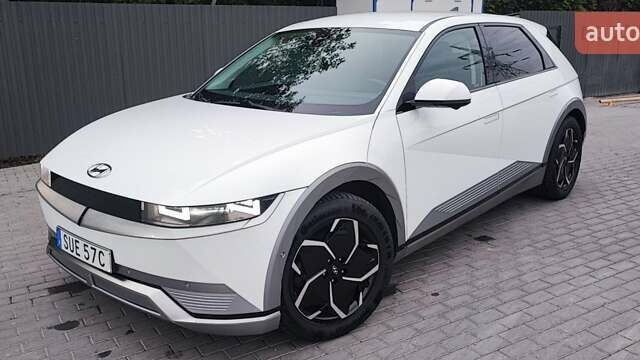 Белый Хендай Ioniq 5, объемом двигателя 0 л и пробегом 178 тыс. км за 23300 $, фото 1 на Automoto.ua