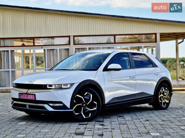 Белый Хендай Ioniq 5, объемом двигателя 0 л и пробегом 22 тыс. км за 25900 $, фото 1 на Automoto.ua