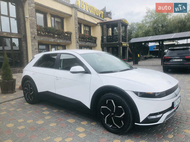 Белый Хендай Ioniq 5, объемом двигателя 0 л и пробегом 30 тыс. км за 26700 $, фото 1 на Automoto.ua