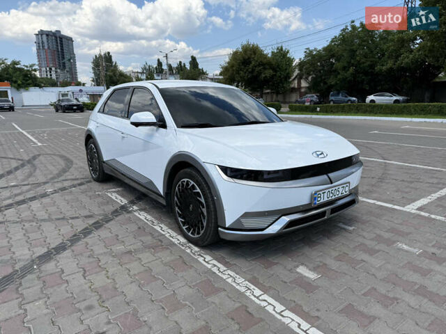 Белый Хендай Ioniq 5, объемом двигателя 0 л и пробегом 28 тыс. км за 33500 $, фото 1 на Automoto.ua