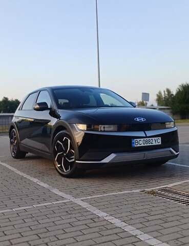 Черный Хендай Ioniq 5, объемом двигателя 0 л и пробегом 55 тыс. км за 26900 $, фото 1 на Automoto.ua
