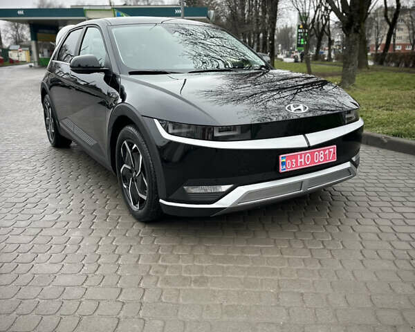 Черный Хендай Ioniq 5, объемом двигателя 0 л и пробегом 105 тыс. км за 23500 $, фото 1 на Automoto.ua