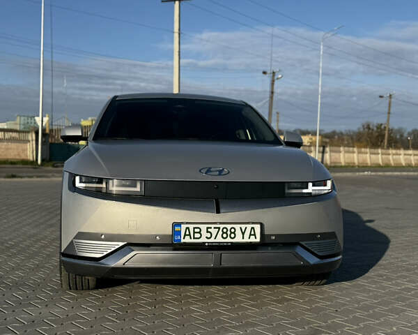 Серый Хендай Ioniq 5, объемом двигателя 0 л и пробегом 14 тыс. км за 33888 $, фото 1 на Automoto.ua