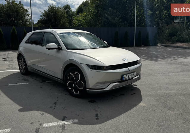 Серый Хендай Ioniq 5, объемом двигателя 0 л и пробегом 57 тыс. км за 31999 $, фото 1 на Automoto.ua