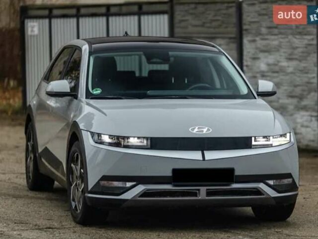 Серый Хендай Ioniq 5, объемом двигателя 0 л и пробегом 82 тыс. км за 20999 $, фото 1 на Automoto.ua