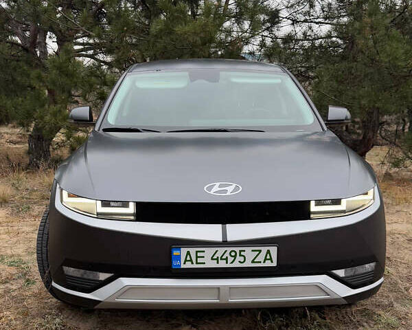 Серый Хендай Ioniq 5, объемом двигателя 0 л и пробегом 24 тыс. км за 24800 $, фото 1 на Automoto.ua