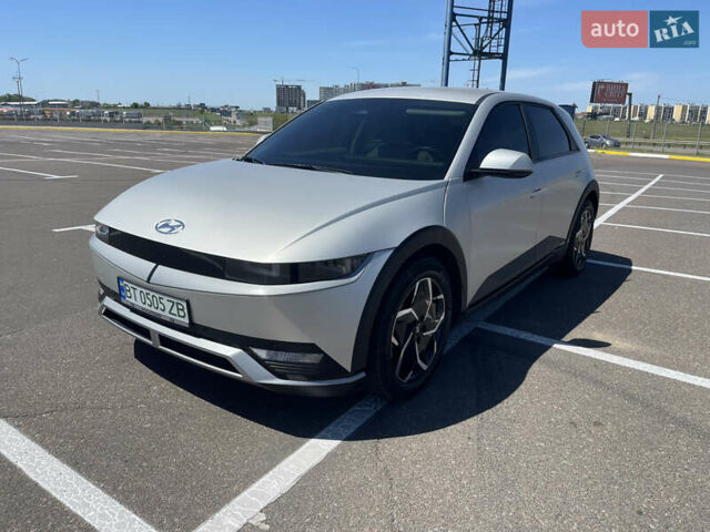 Серый Хендай Ioniq 5, объемом двигателя 0 л и пробегом 25 тыс. км за 25500 $, фото 1 на Automoto.ua