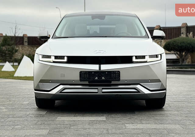 Сірий Хендай Ioniq 5, об'ємом двигуна 0 л та пробігом 16 тис. км за 28555 $, фото 1 на Automoto.ua