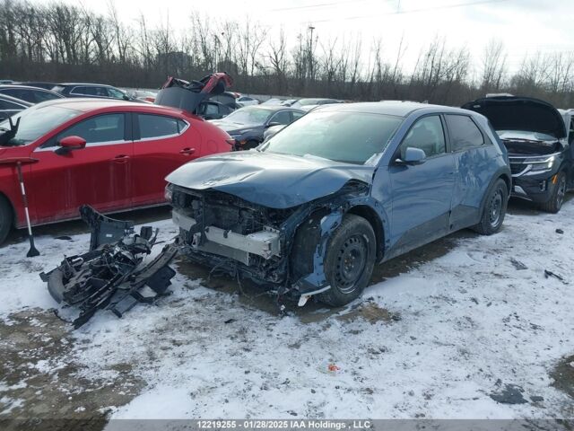 Синий Хендай Ioniq 5, объемом двигателя 0 л и пробегом 6 тыс. км за 13300 $, фото 1 на Automoto.ua