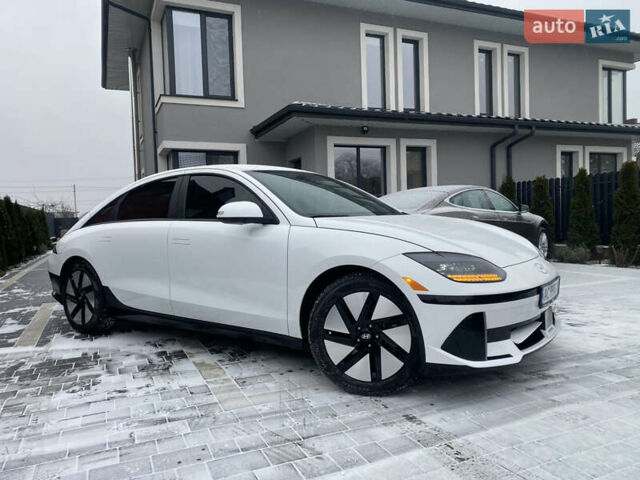 Білий Хендай IONIQ 6, об'ємом двигуна 0 л та пробігом 35 тис. км за 23700 $, фото 1 на Automoto.ua