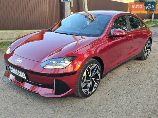Красный Хендай IONIQ 6, объемом двигателя 0 л и пробегом 39 тыс. км за 23000 $, фото 1 на Automoto.ua