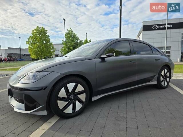 Серый Хендай IONIQ 6, объемом двигателя 0 л и пробегом 30 тыс. км за 36500 $, фото 1 на Automoto.ua