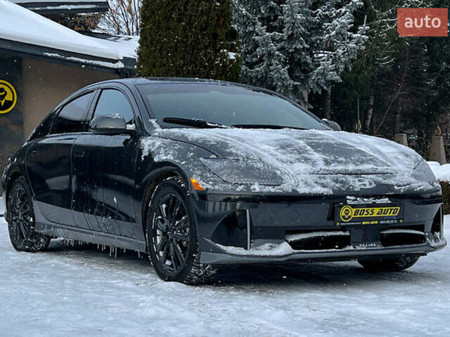 Серый Хендай IONIQ 6, объемом двигателя 0 л и пробегом 56 тыс. км за 25900 $, фото 1 на Automoto.ua