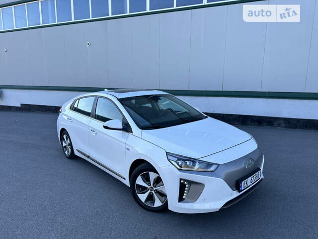 Білий Хендай Ioniq Electric, об'ємом двигуна 0 л та пробігом 72 тис. км за 14800 $, фото 1 на Automoto.ua