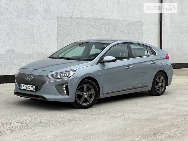 Серый Хендай Ioniq Electric, объемом двигателя 0 л и пробегом 88 тыс. км за 16000 $, фото 1 на Automoto.ua