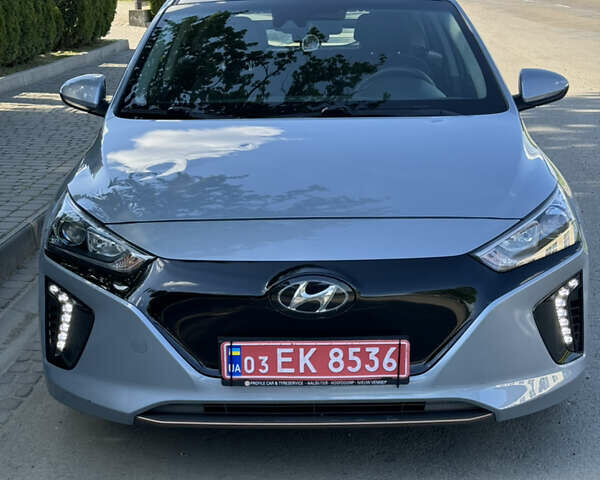 Серый Хендай Ioniq Electric, объемом двигателя 0 л и пробегом 186 тыс. км за 10400 $, фото 1 на Automoto.ua