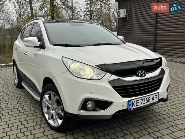 Белый Хендай их35, объемом двигателя 2.36 л и пробегом 111 тыс. км за 11999 $, фото 1 на Automoto.ua