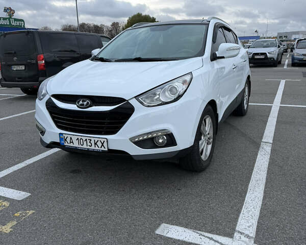 Білий Хендай іх35, об'ємом двигуна 2 л та пробігом 122 тис. км за 11500 $, фото 1 на Automoto.ua