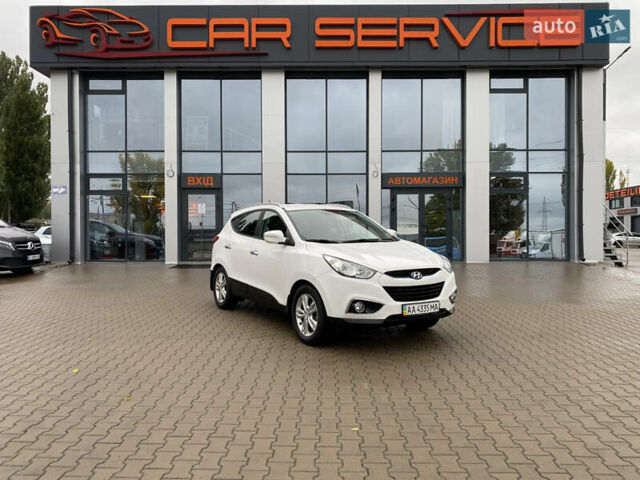 Хендай их35 2011 в Киеве на Automoto.ua Белый Хендай их35, объемом двигателя 2 л и пробегом 145 тыс. км за 11500 $, фото 1 на Automoto.ua