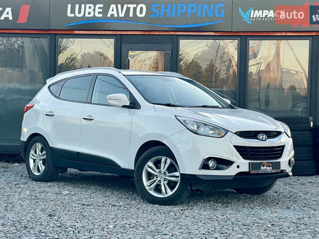 Белый Хендай их35, объемом двигателя 2 л и пробегом 179 тыс. км за 9300 $, фото 1 на Automoto.ua