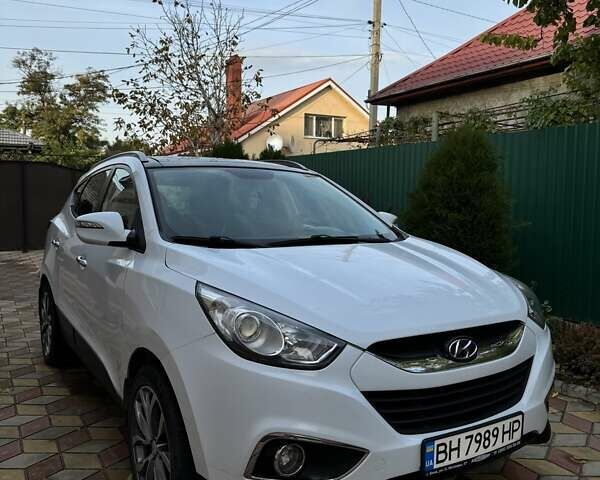 Хендай их35 2011 в Овидиополе на Automoto.ua Белый Хендай их35, объемом двигателя 2 л и пробегом 132 тыс. км за 12000 $, фото 1 на Automoto.ua