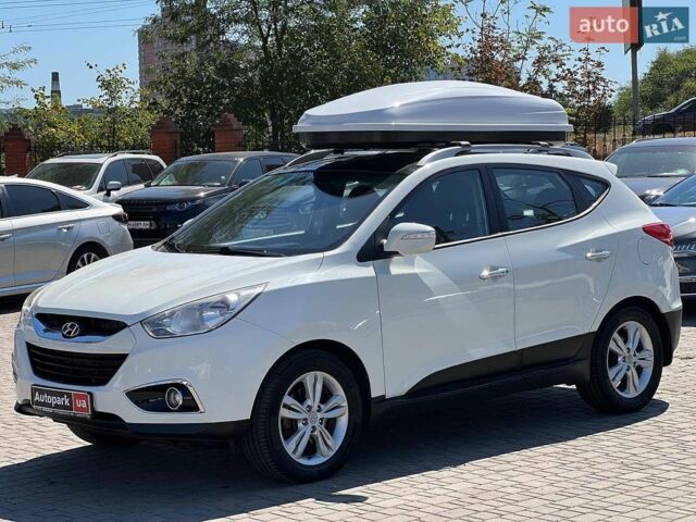 Белый Хендай их35, объемом двигателя 2 л и пробегом 147 тыс. км за 11990 $, фото 1 на Automoto.ua