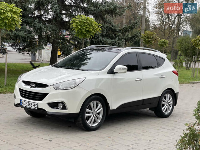 Белый Хендай их35, объемом двигателя 2.4 л и пробегом 118 тыс. км за 12900 $, фото 1 на Automoto.ua
