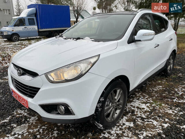 Белый Хендай их35, объемом двигателя 1.7 л и пробегом 258 тыс. км за 10900 $, фото 1 на Automoto.ua