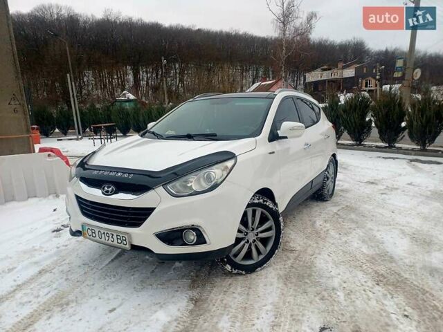Білий Хендай іх35, об'ємом двигуна 2 л та пробігом 245 тис. км за 12000 $, фото 1 на Automoto.ua