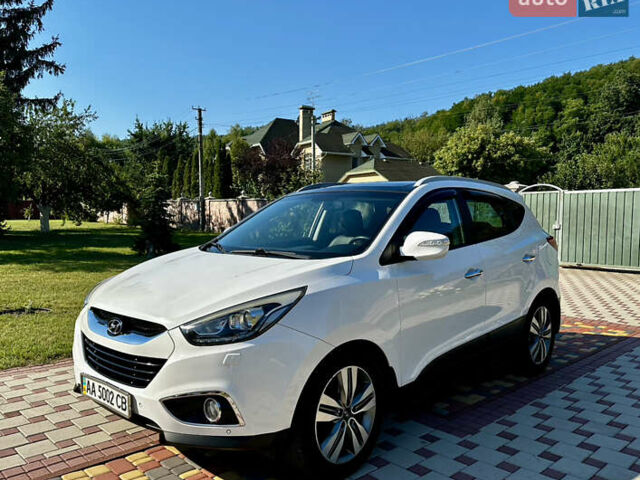 Білий Хендай іх35, об'ємом двигуна 2 л та пробігом 144 тис. км за 16000 $, фото 1 на Automoto.ua