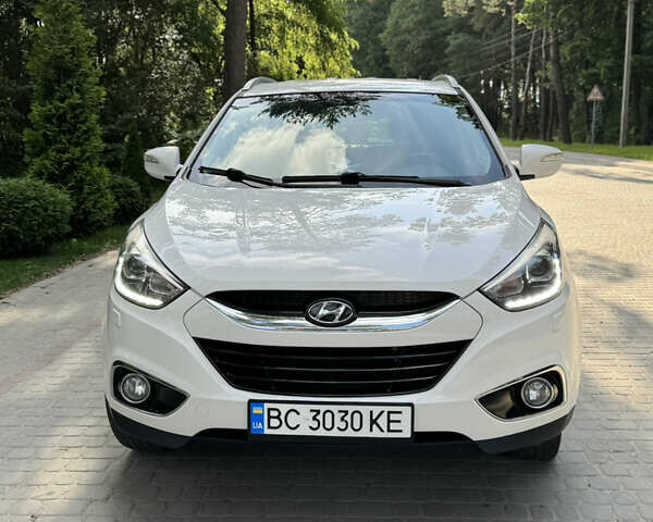 Білий Хендай іх35, об'ємом двигуна 2 л та пробігом 238 тис. км за 14900 $, фото 1 на Automoto.ua