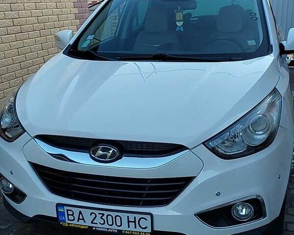 Білий Хендай іх35, об'ємом двигуна 1.69 л та пробігом 218 тис. км за 13800 $, фото 1 на Automoto.ua