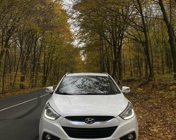 Хендай их35 2013 в Львове на Automoto.ua Белый Хендай их35, объемом двигателя 2 л и пробегом 297 тыс. км за 10800 $, фото 1 на Automoto.ua