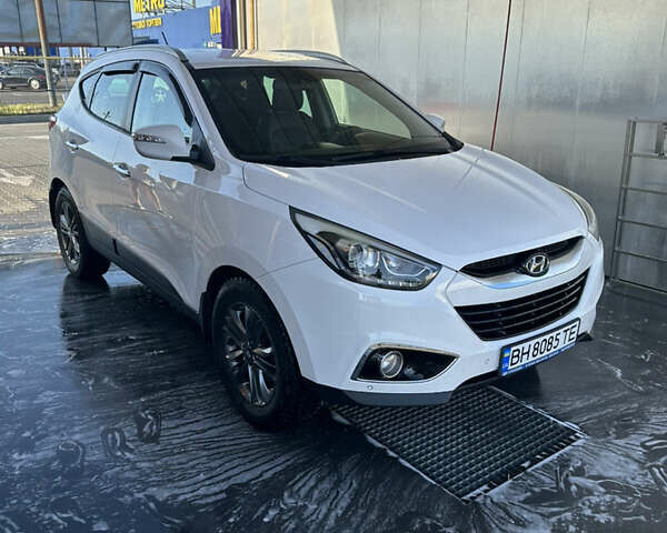 Білий Хендай іх35, об'ємом двигуна 2 л та пробігом 159 тис. км за 16500 $, фото 1 на Automoto.ua