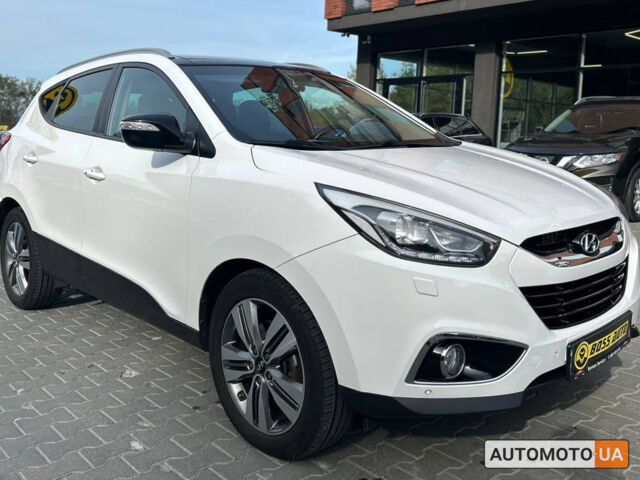 Белый Хендай их35, объемом двигателя 2 л и пробегом 229 тыс. км за 17000 $, фото 1 на Automoto.ua