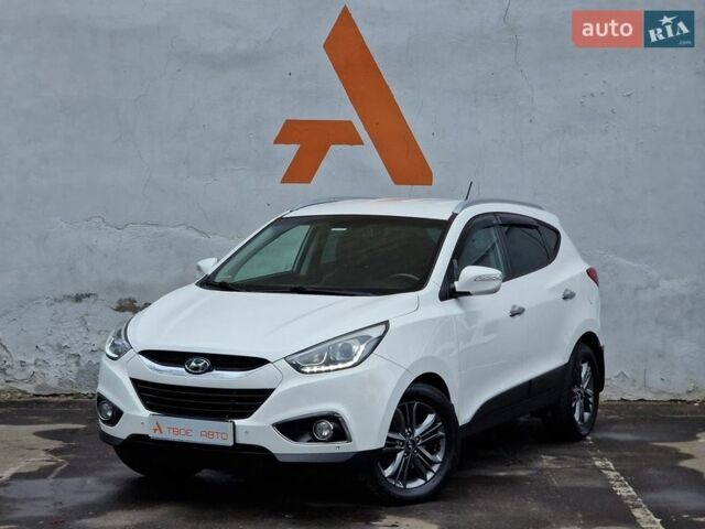 Белый Хендай их35, объемом двигателя 2 л и пробегом 130 тыс. км за 14490 $, фото 1 на Automoto.ua