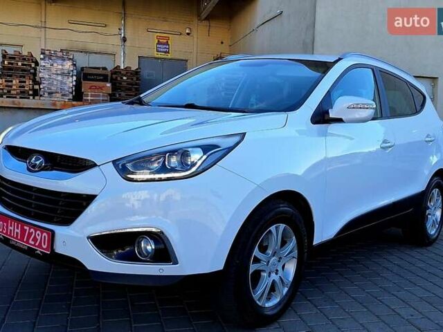 Белый Хендай их35, объемом двигателя 2 л и пробегом 200 тыс. км за 14500 $, фото 1 на Automoto.ua