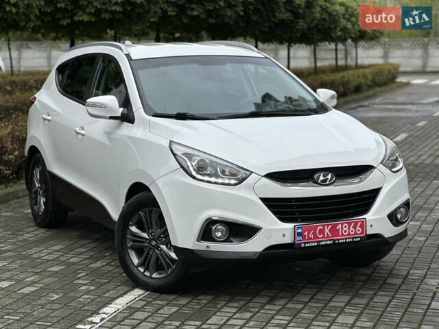 Белый Хендай их35, объемом двигателя 2 л и пробегом 193 тыс. км за 14850 $, фото 1 на Automoto.ua