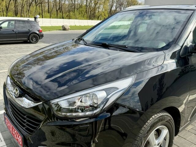 Черный Хендай их35, объемом двигателя 2 л и пробегом 161 тыс. км за 16950 $, фото 1 на Automoto.ua