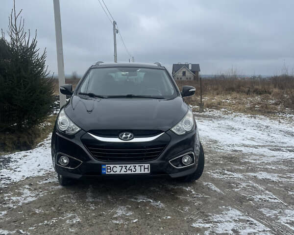Черный Хендай их35, объемом двигателя 2 л и пробегом 197 тыс. км за 11300 $, фото 1 на Automoto.ua
