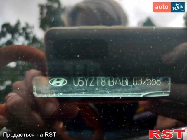 Черный Хендай их35, объемом двигателя 2 л и пробегом 290 тыс. км за 10500 $, фото 1 на Automoto.ua
