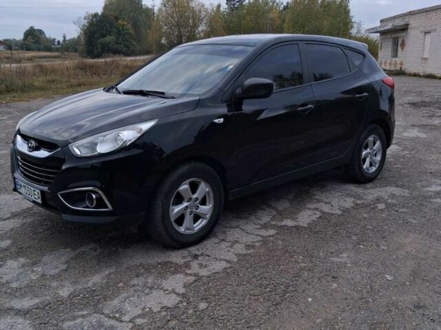 Черный Хендай их35, объемом двигателя 1.7 л и пробегом 215 тыс. км за 13000 $, фото 1 на Automoto.ua