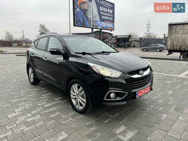 Черный Хендай их35, объемом двигателя 2 л и пробегом 177 тыс. км за 11999 $, фото 1 на Automoto.ua