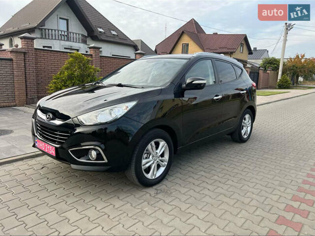 Черный Хендай их35, объемом двигателя 2 л и пробегом 202 тыс. км за 15700 $, фото 1 на Automoto.ua