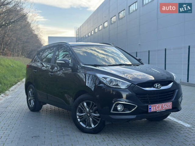 Черный Хендай их35, объемом двигателя 2 л и пробегом 237 тыс. км за 15150 $, фото 1 на Automoto.ua