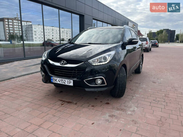 Черный Хендай их35, объемом двигателя 2 л и пробегом 246 тыс. км за 15300 $, фото 1 на Automoto.ua